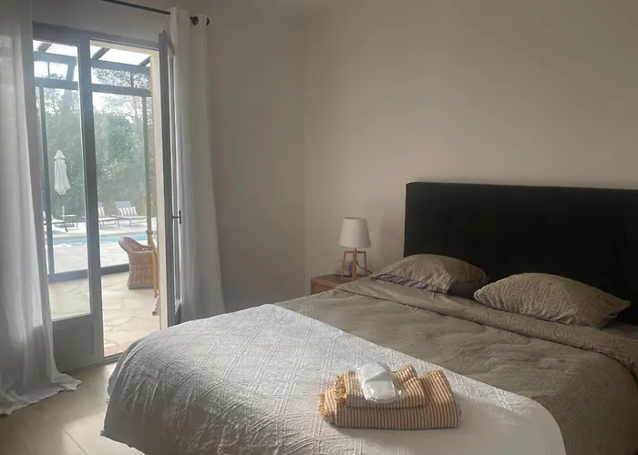 La Villa Des Carriers- Maison Avec Piscine Proche Mer